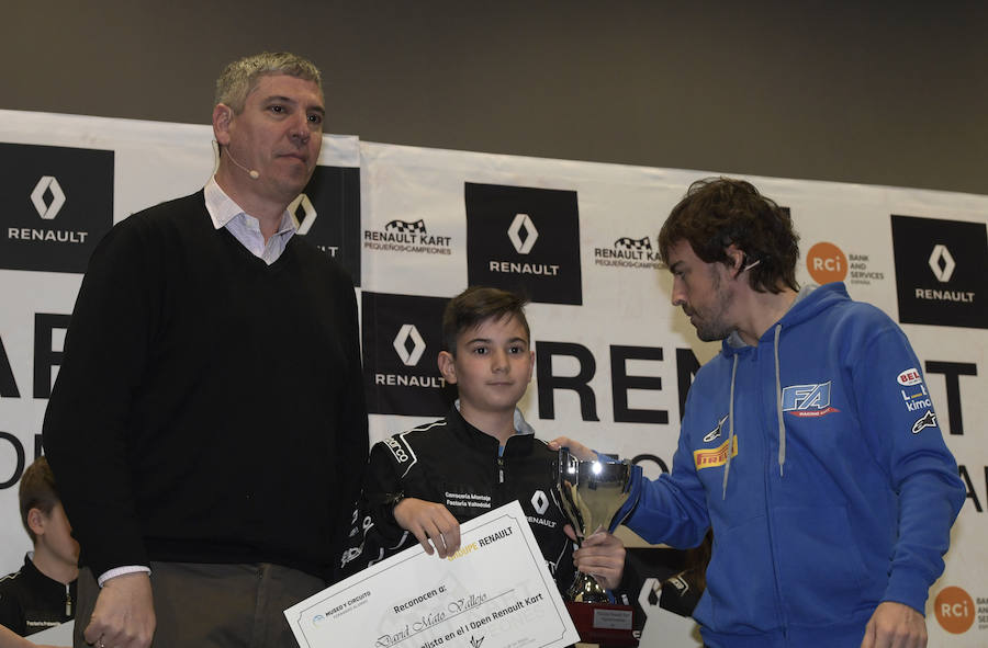 Fotos: Fernando Alonso entrega los premios Renault Kart Pequeños Campeones