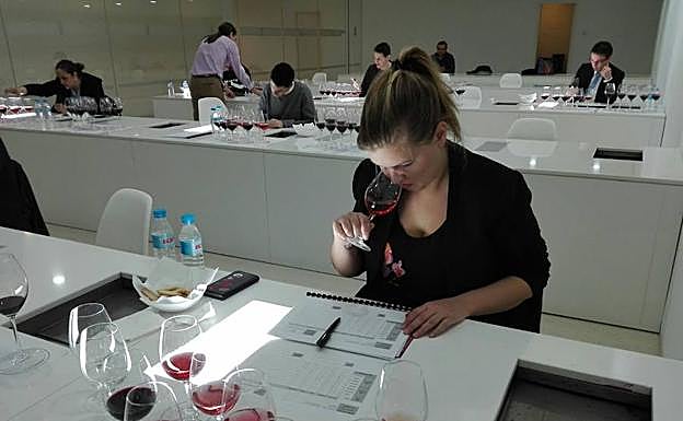 Un momento de la cata.
