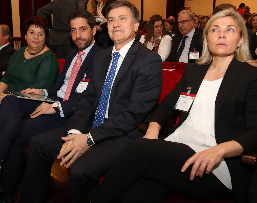 Fotos: Cristóbal Montoro clausura la Asamblea de la Empresa Familiar de Castilla y León