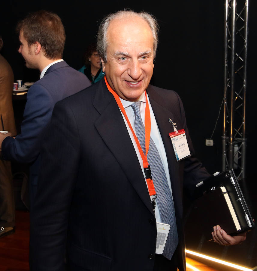 Fotos: Cristóbal Montoro clausura la Asamblea de la Empresa Familiar de Castilla y León