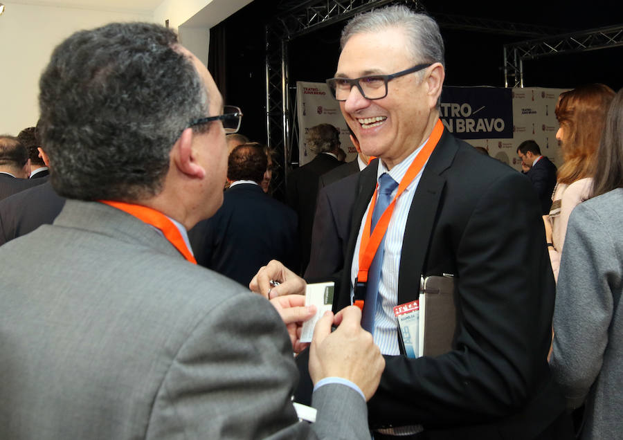 Fotos: Cristóbal Montoro clausura la Asamblea de la Empresa Familiar de Castilla y León