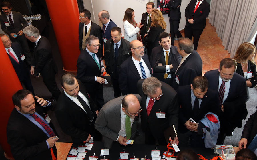 Fotos: Cristóbal Montoro clausura la Asamblea de la Empresa Familiar de Castilla y León