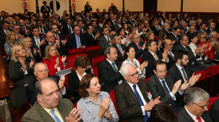 Fotos: Cristóbal Montoro clausura la Asamblea de la Empresa Familiar de Castilla y León