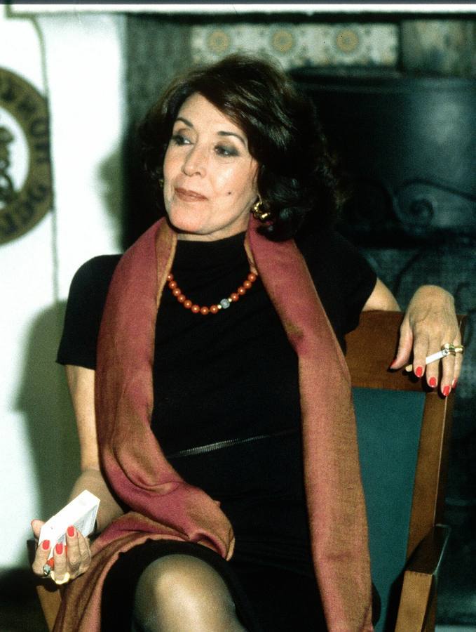 29.11.98 La actriz Concha Velasco trabaja desde hace un mes a las órdenes de Luis García Berlanga en el rodaje de la comedia 'París-Tumbuctú'.