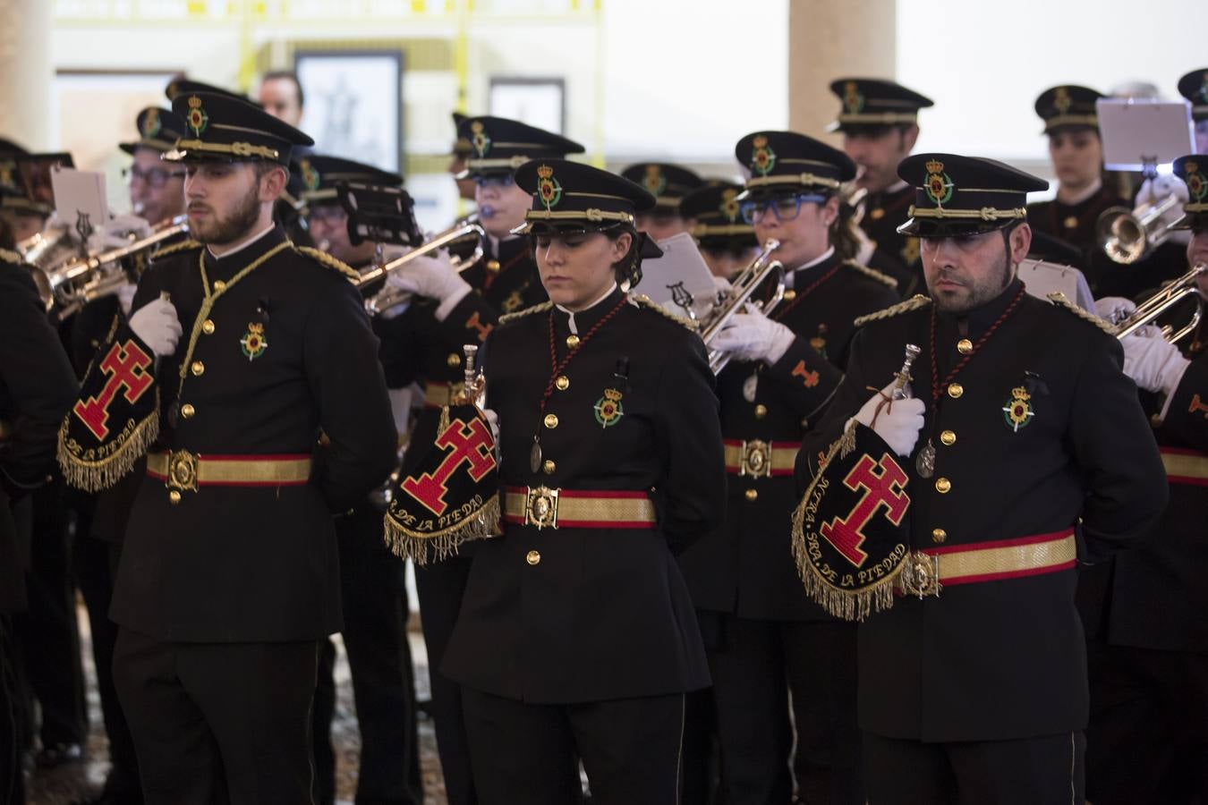 Las bandas de la Cofradía penitencial de la Sagrada Pasión de Cristo y de la Cofradía penitencial de Nuestra Señora de la Pieda ofrecieron un recital en el Patio Central del palacio