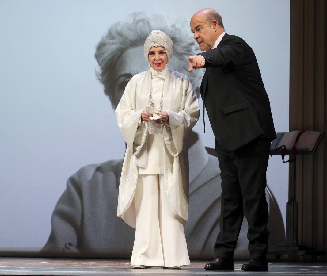 El último ensayo de la obra antes de su estreno tuvo lugar en el Teatro Calderón de Valladolid, bajo la dirección de Manuel Velasco