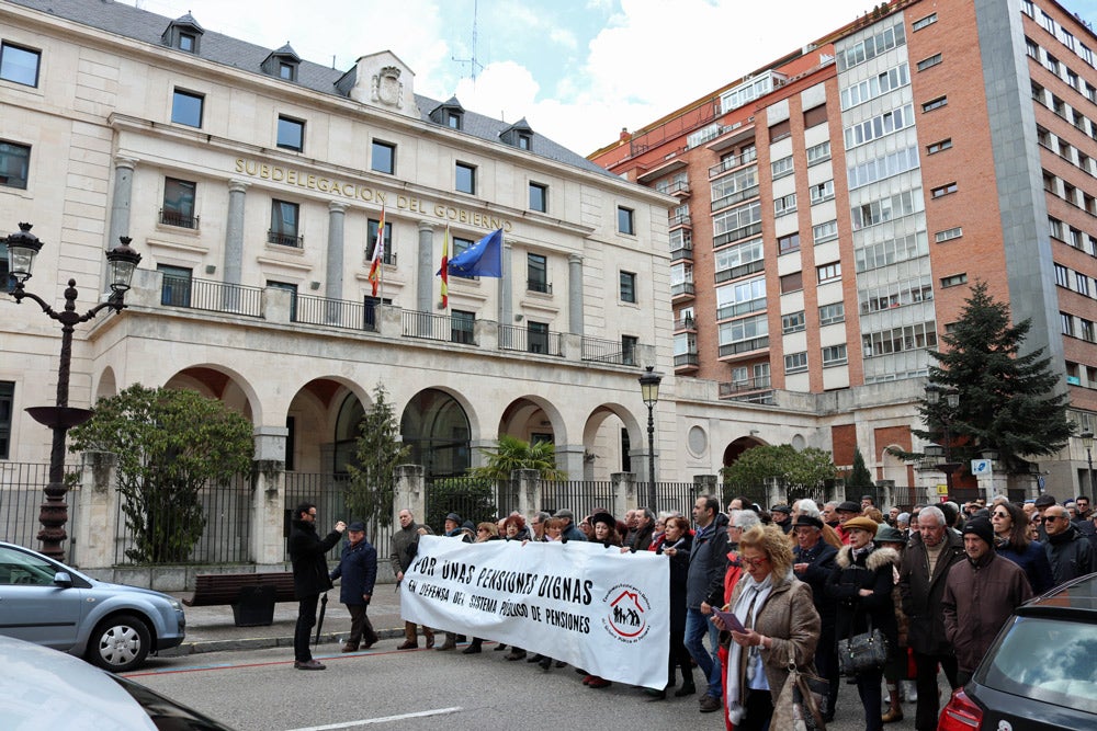 Fotos: Más de 4.000 burgaleses se manifiestan por unas pensiones dignas