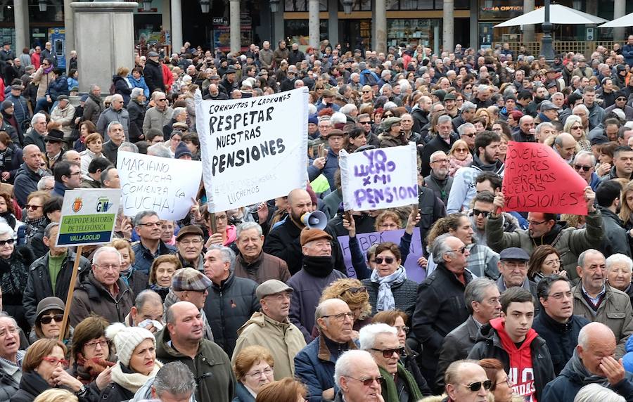 Fotos: Manifestación en defensa de las pensiones en Valladolid