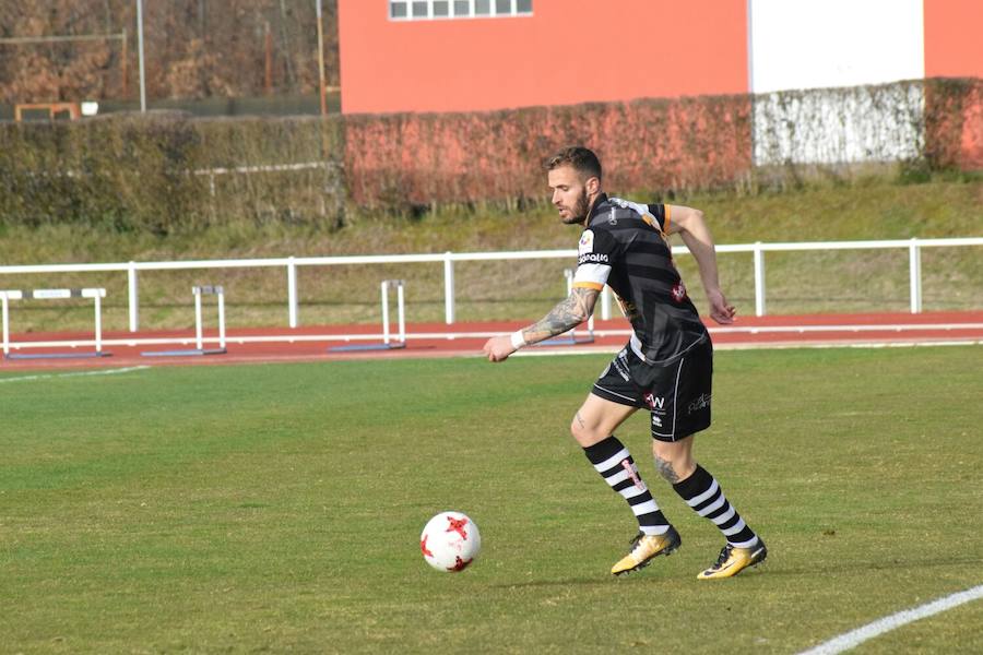 El equipo salmantino gana en el 90 con un tanto de Diego Abad y se aúpa de nuevo al primer puesto tras el empate del Astorga con el Salmantino