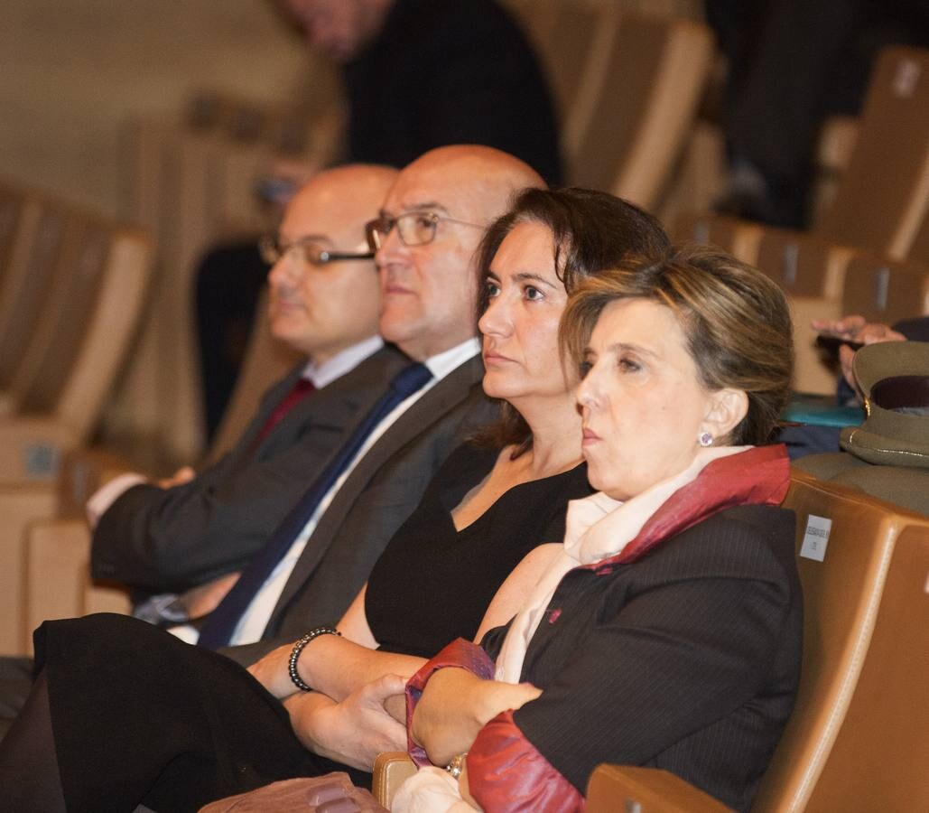 La ministra de Defensa ha participado en la apertura del congreso que conmemora el quinto centenario de la primera vuelta al mundo por mar que inició el marino portugués Fernando de Magallanes y culminó el español Juan Sebastián Elcano