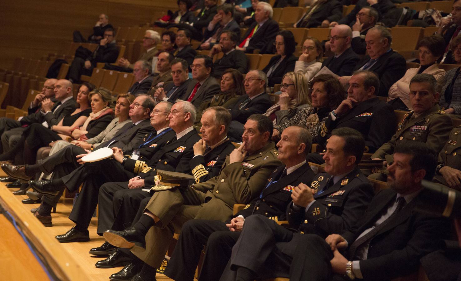 La ministra de Defensa ha participado en la apertura del congreso que conmemora el quinto centenario de la primera vuelta al mundo por mar que inició el marino portugués Fernando de Magallanes y culminó el español Juan Sebastián Elcano