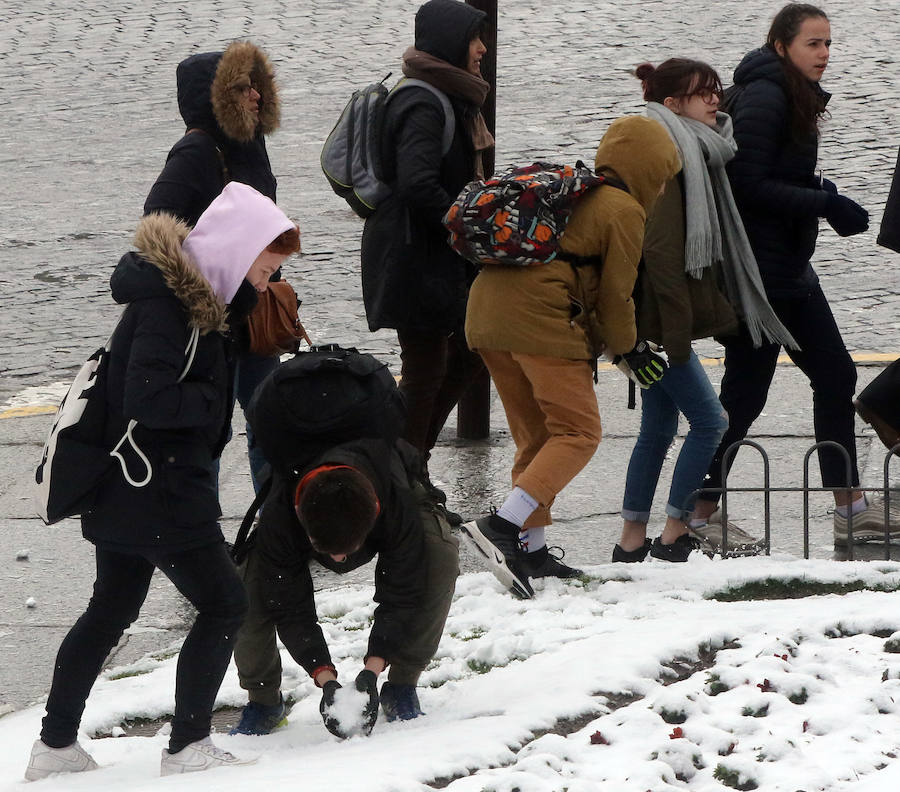 Fotos: Segovia recibe a la primavera con nieve y frío extremo