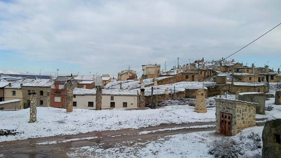 Fotos: La nieve tiñe de blanco el Cerrato palentino