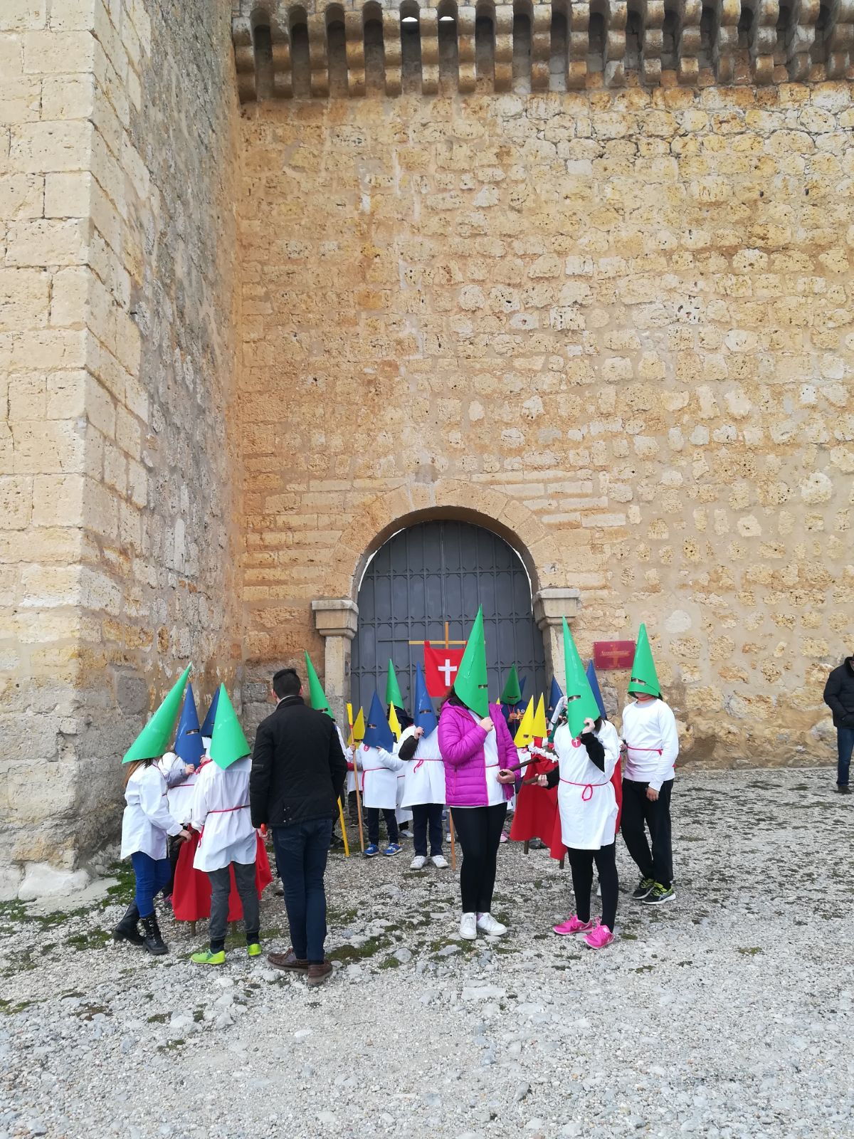 Fotos: Procesión infantil en Torrelobatón con los niños del colegio Padre Hoyos