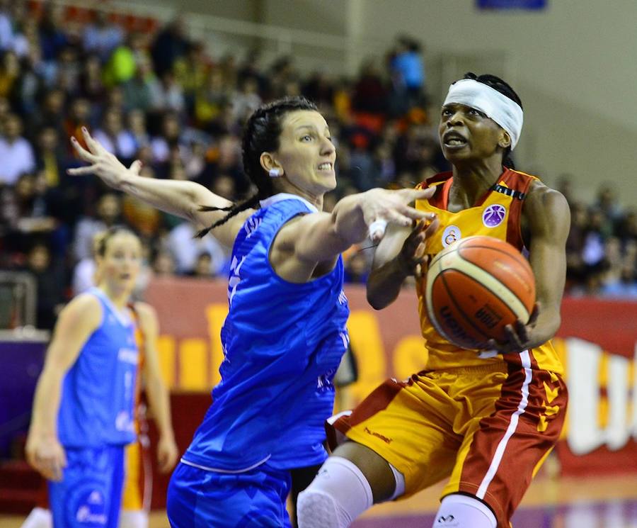 Fotos: Galatasaray 69 - 62 Avenida