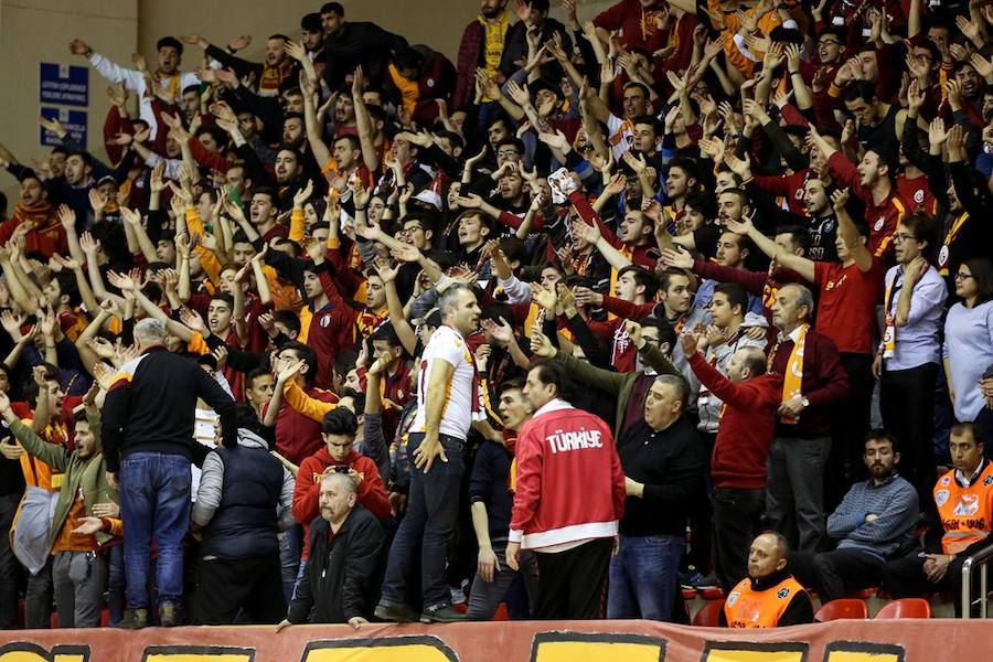 Fotos: Galatasaray 69 - 62 Avenida