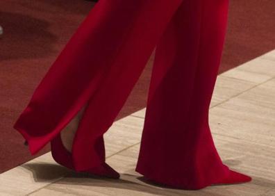 Imagen secundaria 1 - Una Reina de rojo