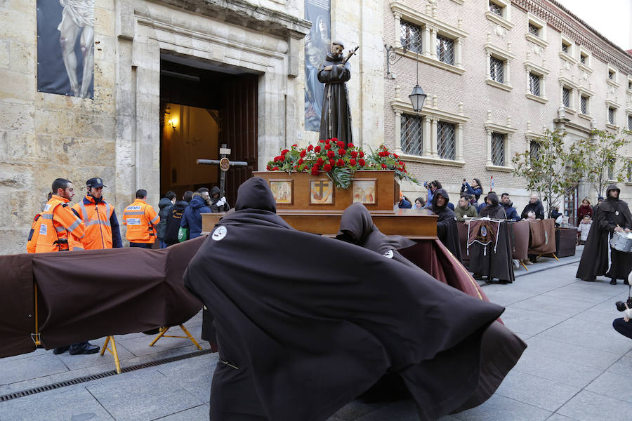 Fotos: Procesión de la Piedad en Palencia