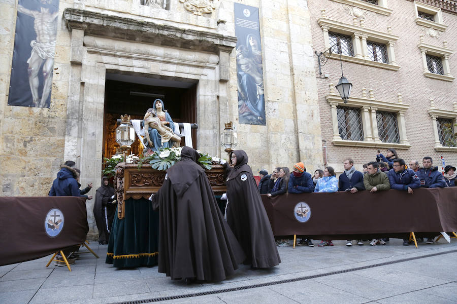 Fotos: Procesión de la Piedad en Palencia