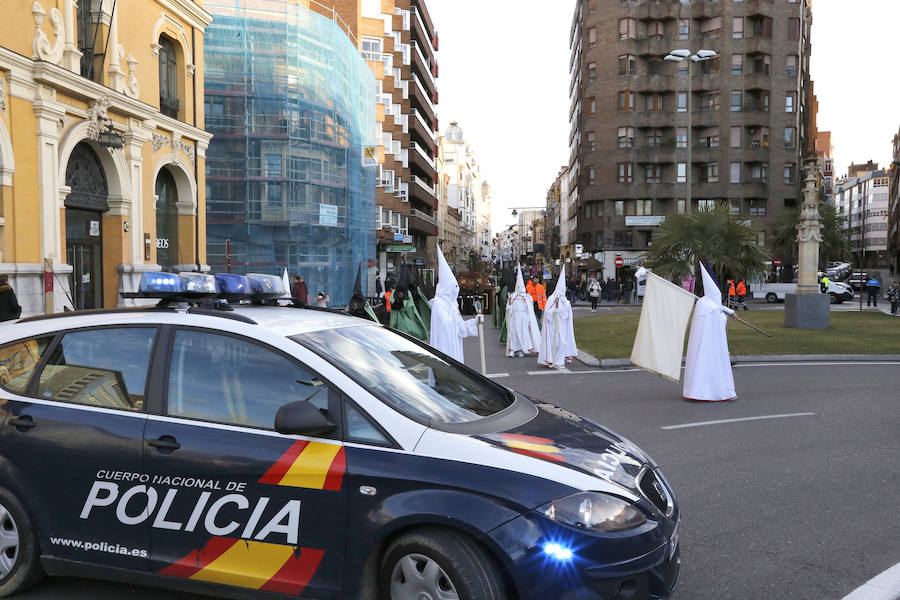 Fotos: Procesión de la Piedad en Palencia