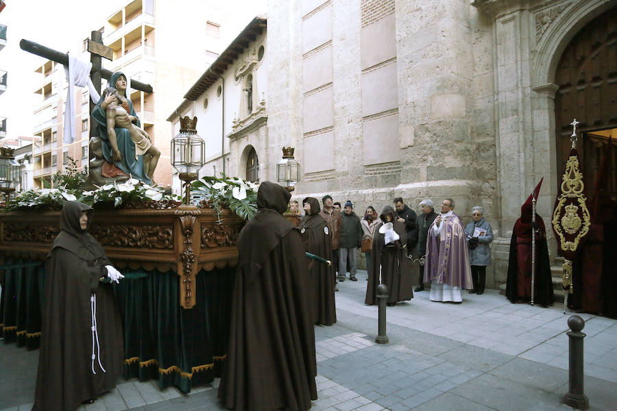 Fotos: Procesión de la Piedad en Palencia