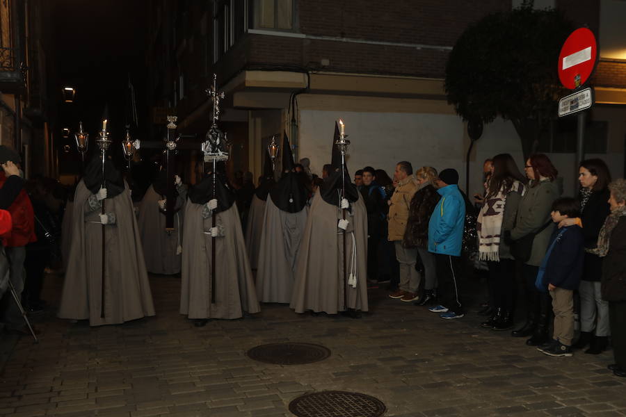 Fotos: Procesión del Ejercicio Público de las Cinco Llagas en Valladolid