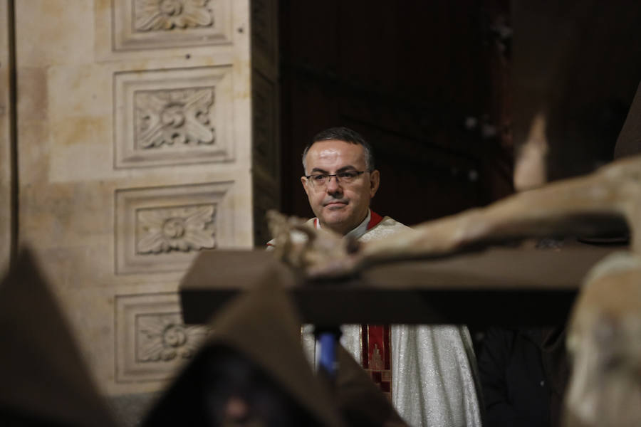 Fotos: Procesión del Sábado Santo del Cristo de la Humildad en Salamanca