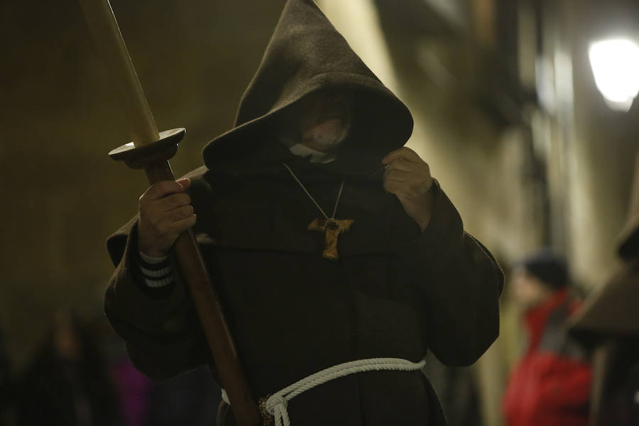 Fotos: Procesión del Sábado Santo del Cristo de la Humildad en Salamanca