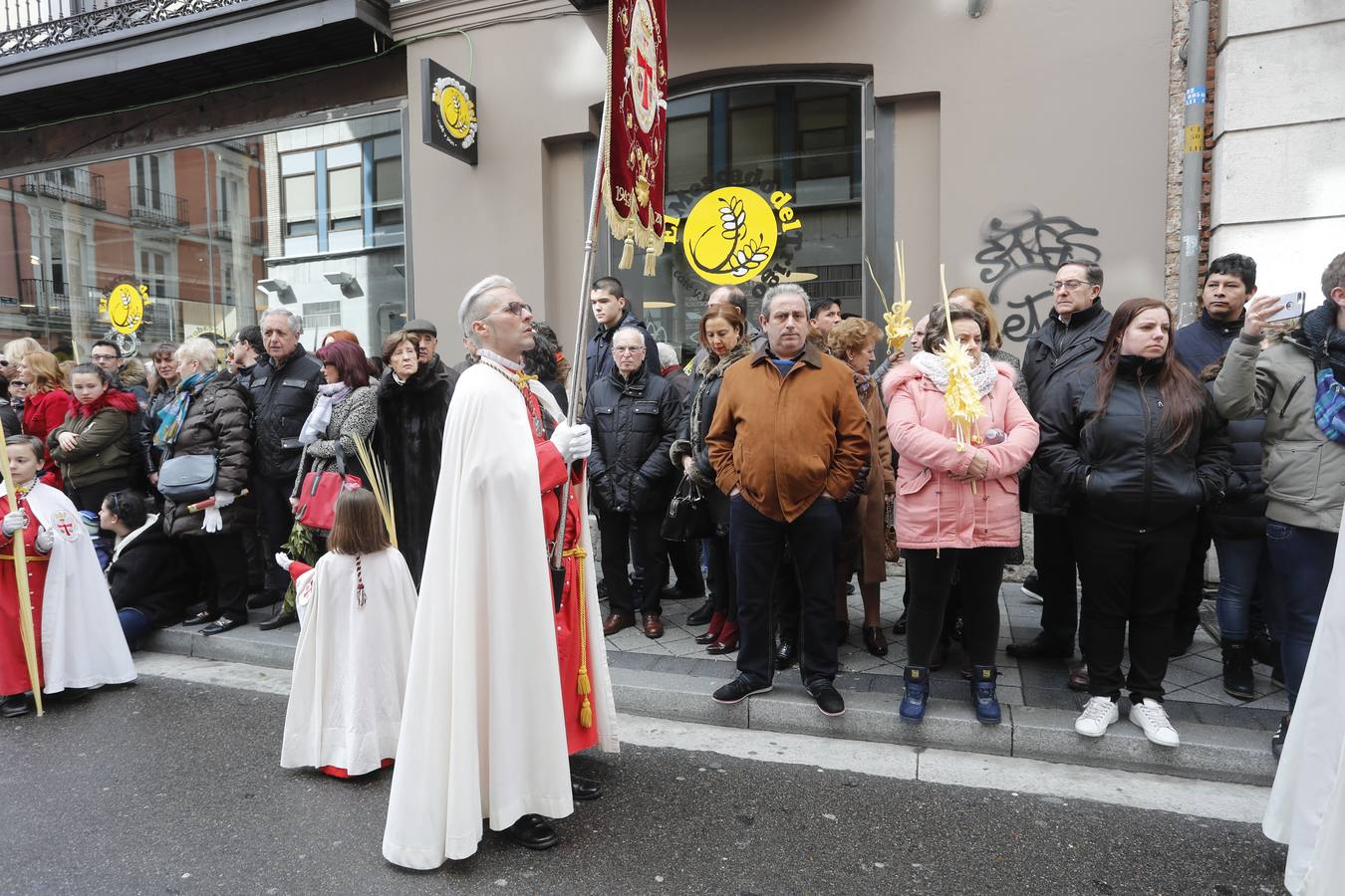 Fotos: Público en la Procesión del Domingo de Ramos en Valladolid (1/2)