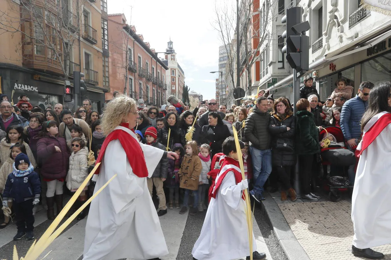 Fotos: Público en la Procesión del Domingo de Ramos en Valladolid (1/2)