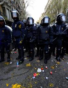 Imagen secundaria 2 - Nueve detenidos en los enfrentamientos entre manifestantes y Mossos