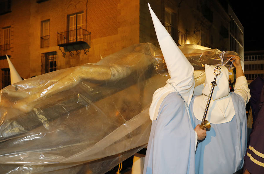 Fotos: Procesión de las Cinco Llagas en Palencia