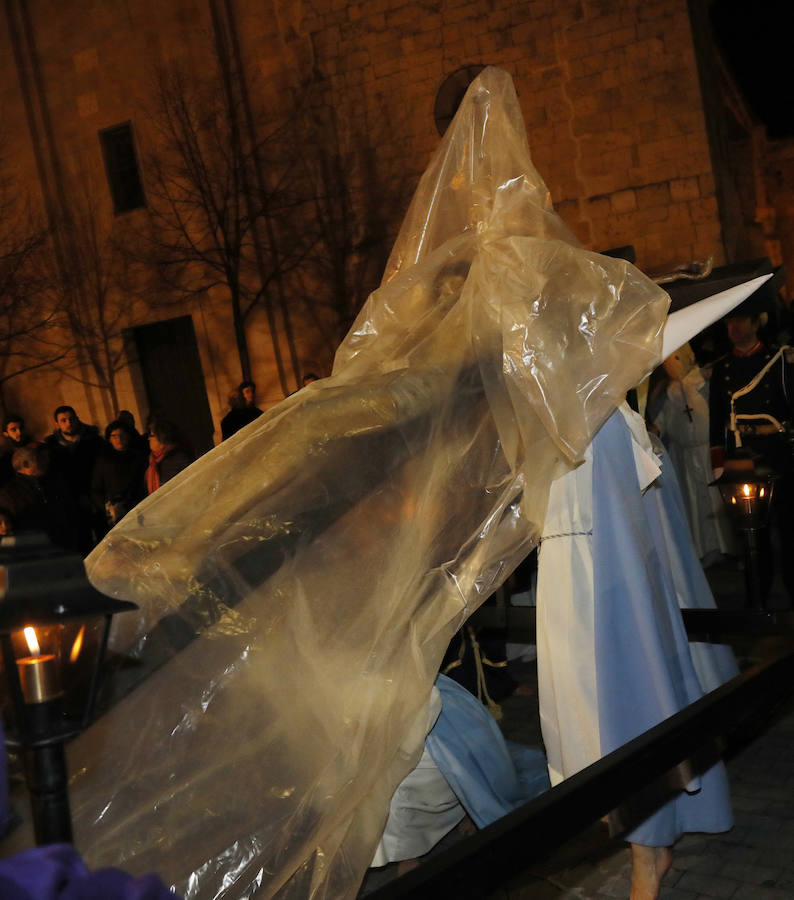 Fotos: Procesión de las Cinco Llagas en Palencia