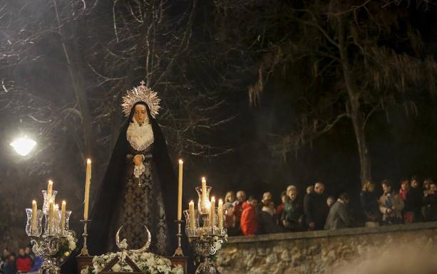 La Virgen de la Amargura, durante la procesión.