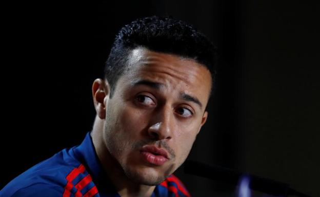 Thiago Alcántara, en rueda de prensa. 