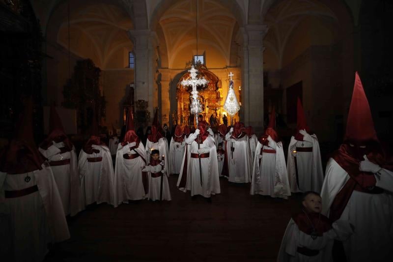 Fotos: Procesión de la Cofradía del Santo Cristo de la Buena Muerte en Peñafiel