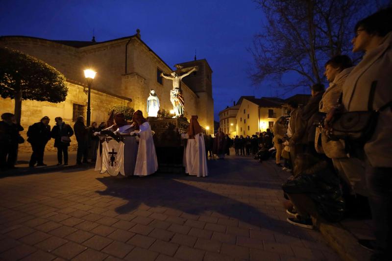 Fotos: Procesión de la Cofradía del Santo Cristo de la Buena Muerte en Peñafiel