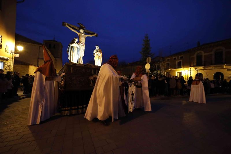 Fotos: Procesión de la Cofradía del Santo Cristo de la Buena Muerte en Peñafiel