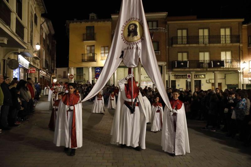 Fotos: Procesión de la Cofradía del Santo Cristo de la Buena Muerte en Peñafiel