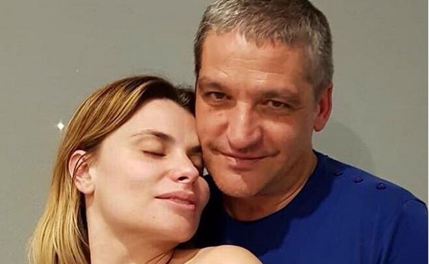 Gustavo González con María Lapiedra.