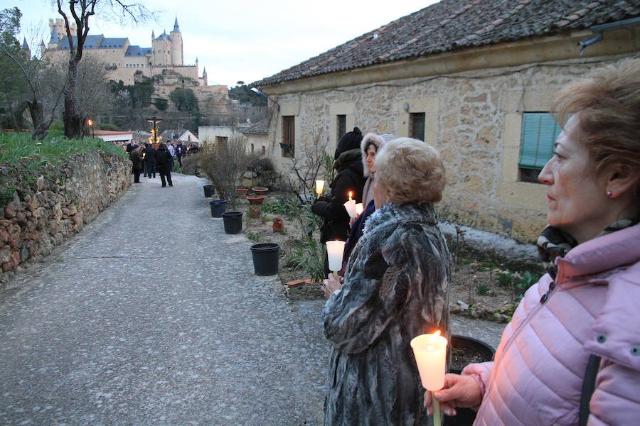 Fotos: Vía crucis en la huerta de los padres carmelitas