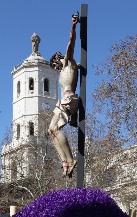El paso de Gregorio Fernández salió a hombros a las once del Palacio de Santa Cruz para recorrer el centro de la ciudad 
