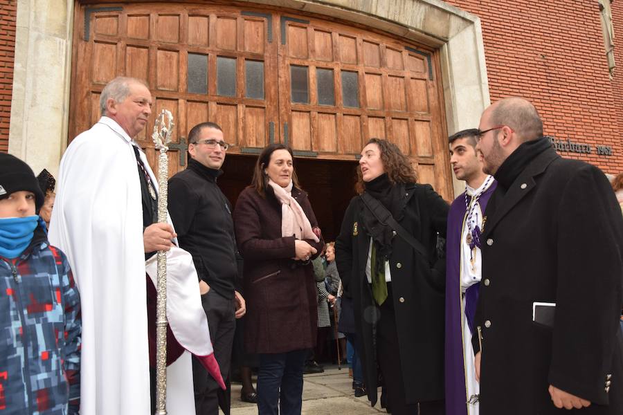 Fotos: La Procesión General sale con un recorrido más corto en Guardo