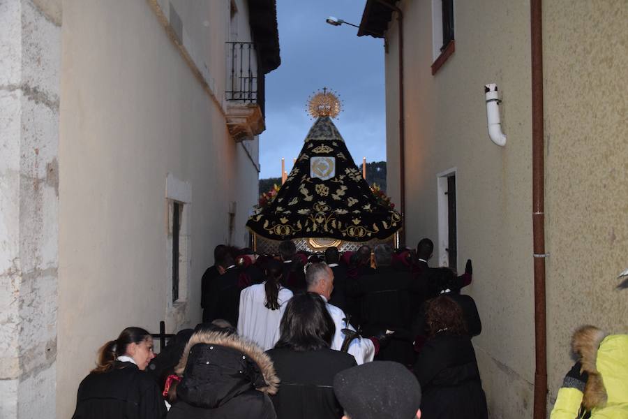 Fotos: La Procesión General sale con un recorrido más corto en Guardo