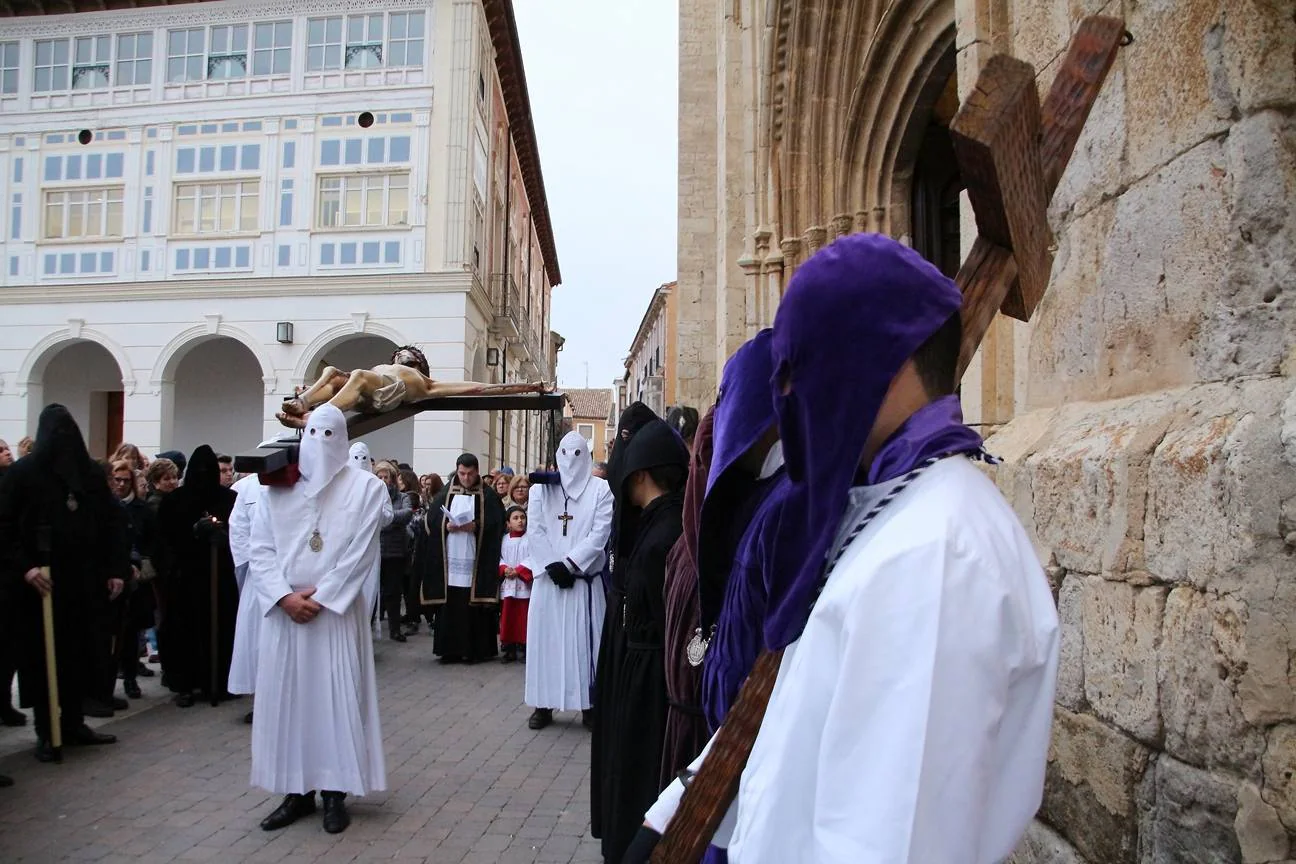 Fotos: Vía Crucis en Medina de Rioseco