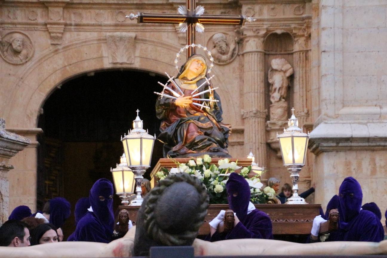 Fotos: Vía Crucis en Medina de Rioseco