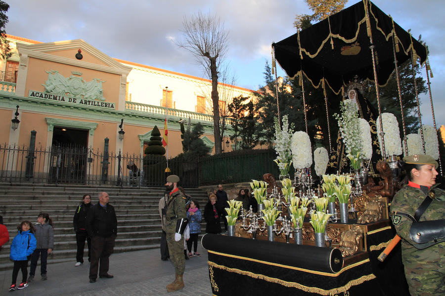 El buen tiempo deja desfilar 