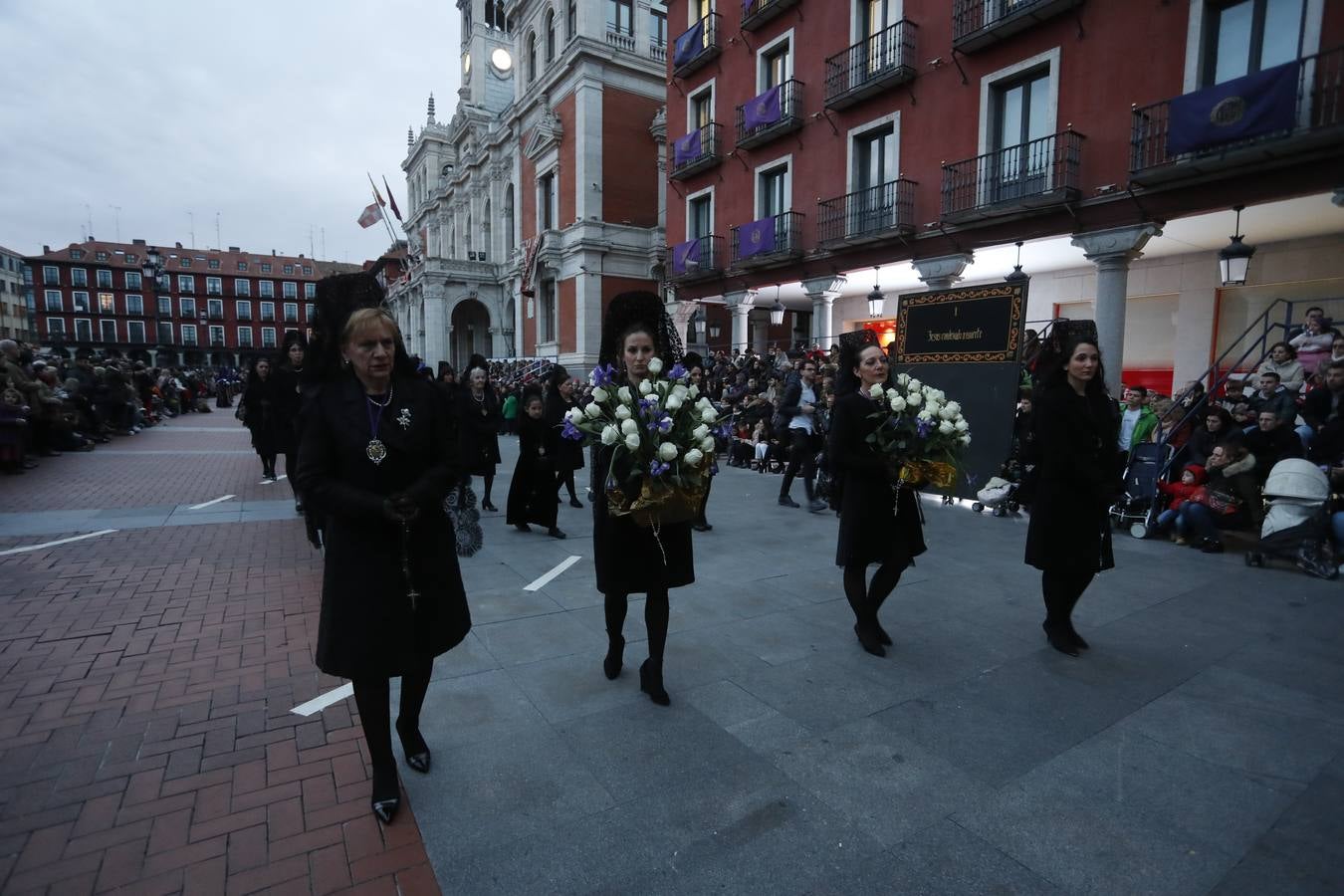 Fotos: Si estuviste en el Vía Crucis, búscate en las fotos