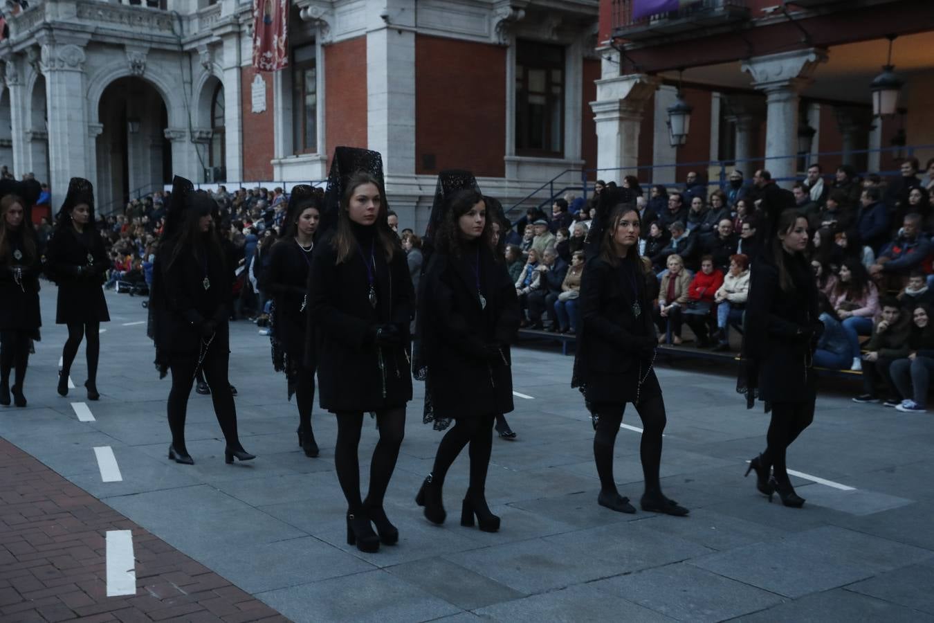 Fotos: Si estuviste en el Vía Crucis, búscate en las fotos