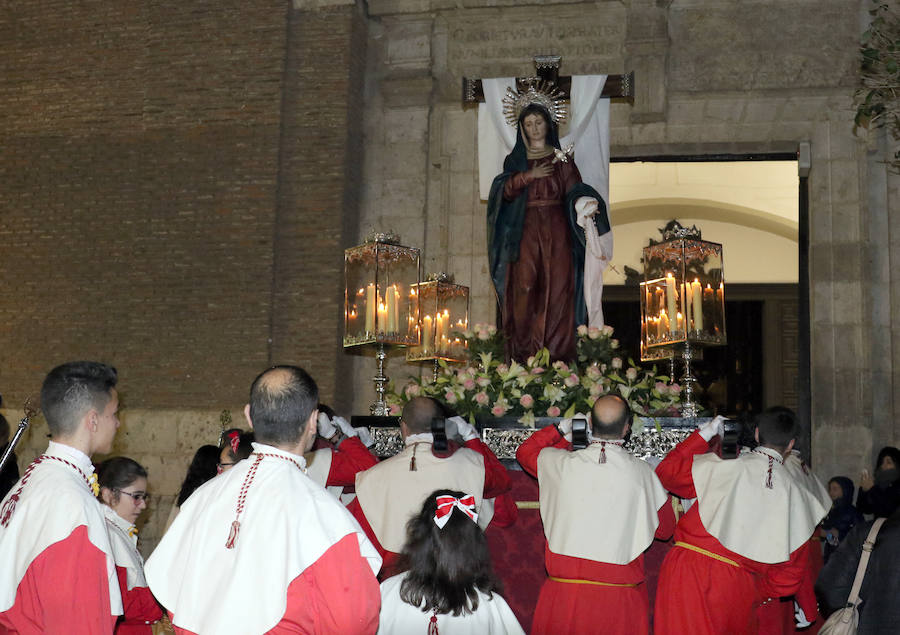 Procesión del Santísimo Cristo Despojado, camino del Calvario y Nuestra Señora de la Amargura, saliendo de San Andrés.